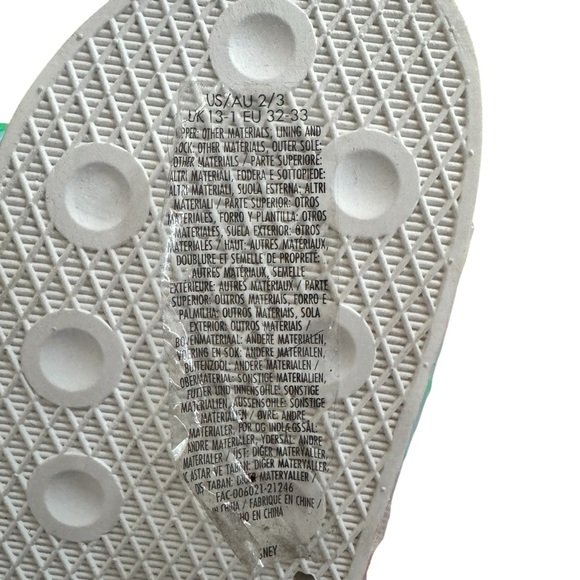 BNWT Disney Parks Little Mermaid Ariel Rainbow Striped Swim Slide Sandals Sz 2/3 - Picture 6 of 8